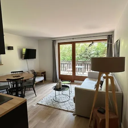 For 4 People Balcony Parking Close Апартаменти *