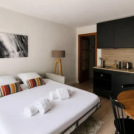 Апартаменти For 4 People Balcony Parking Close Межев